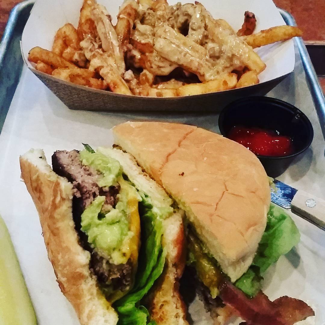 Unbiased Review of Charlie's Burger Bar in Destin, FL