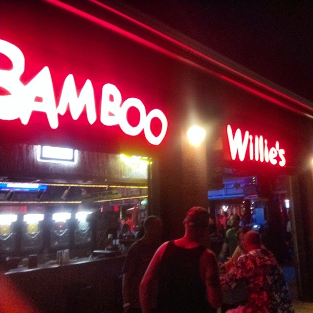Unbiased Review of Bamboo Willie's in Pensacola Beach