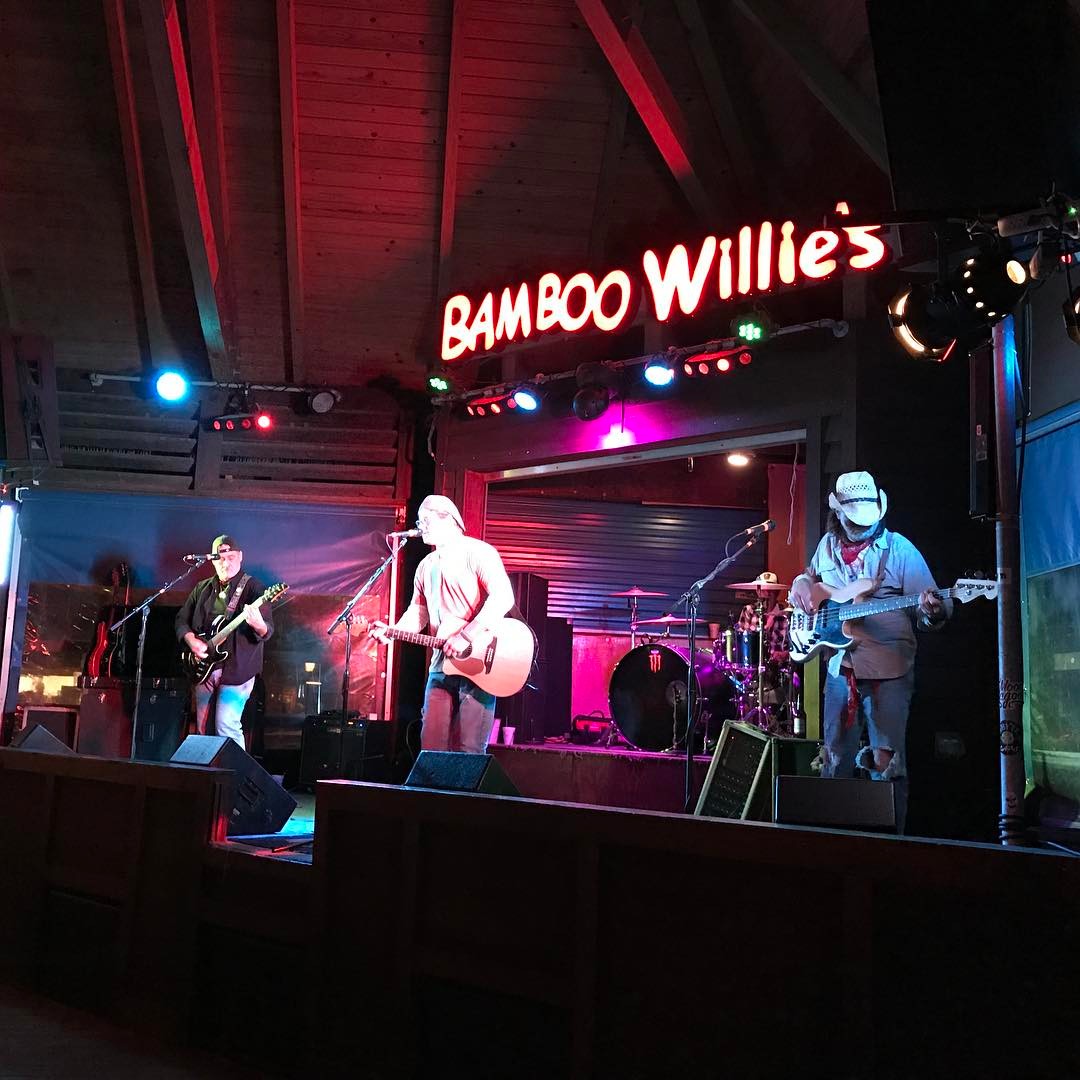 Unbiased Review of Bamboo Willie's in Pensacola Beach