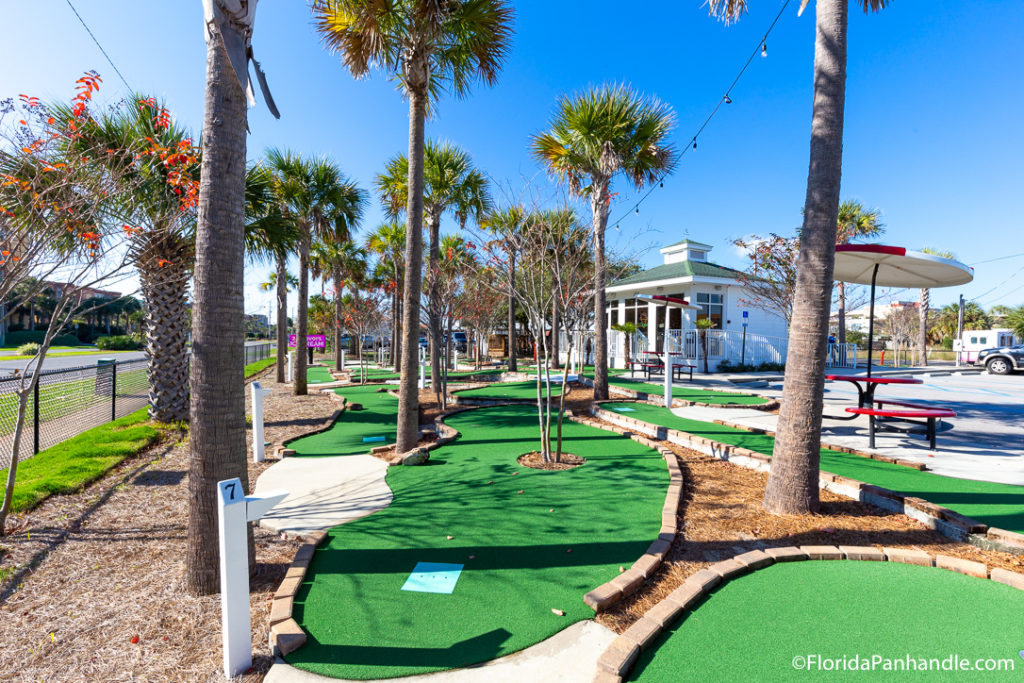 places to play putt putt near destin