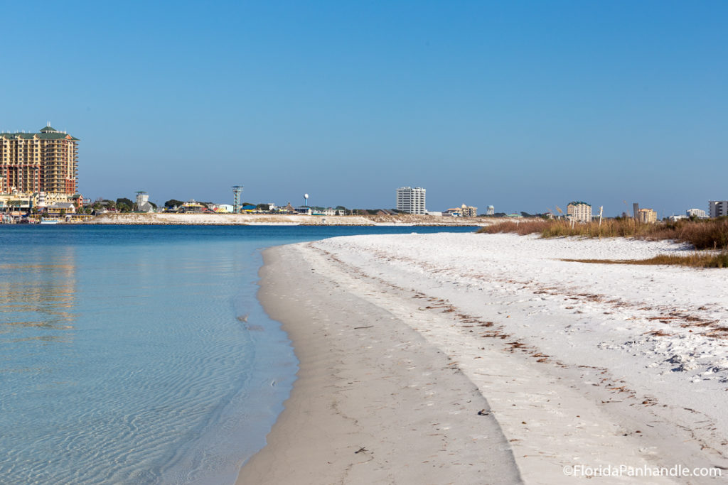 view of the shoreline and of the beach city