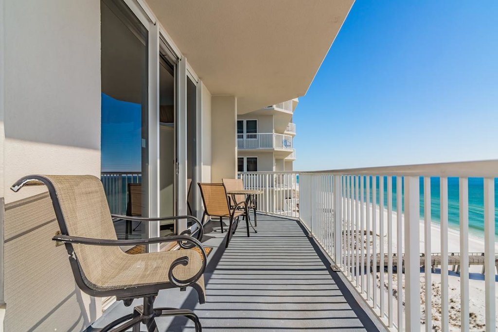 beachfront pensacola rental, view of the ocean from balcony