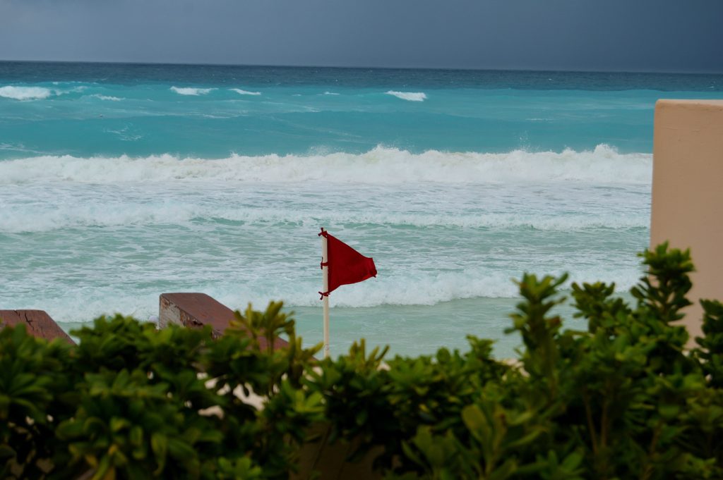 Destin Beach Flag, red flag
