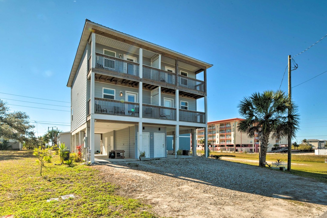 10 Incredible Beachfront Rentals In Cape San Blas   FgNyc9lt6DE38d 