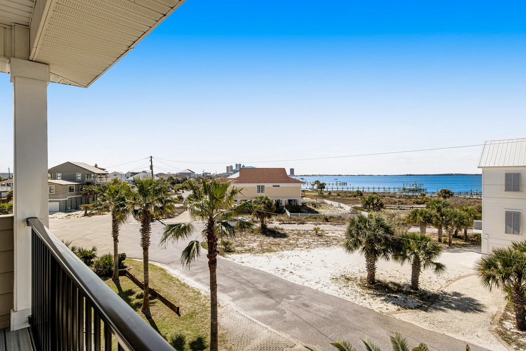 10 Luxury Vacation Rentals in Pensacola Beach, FL